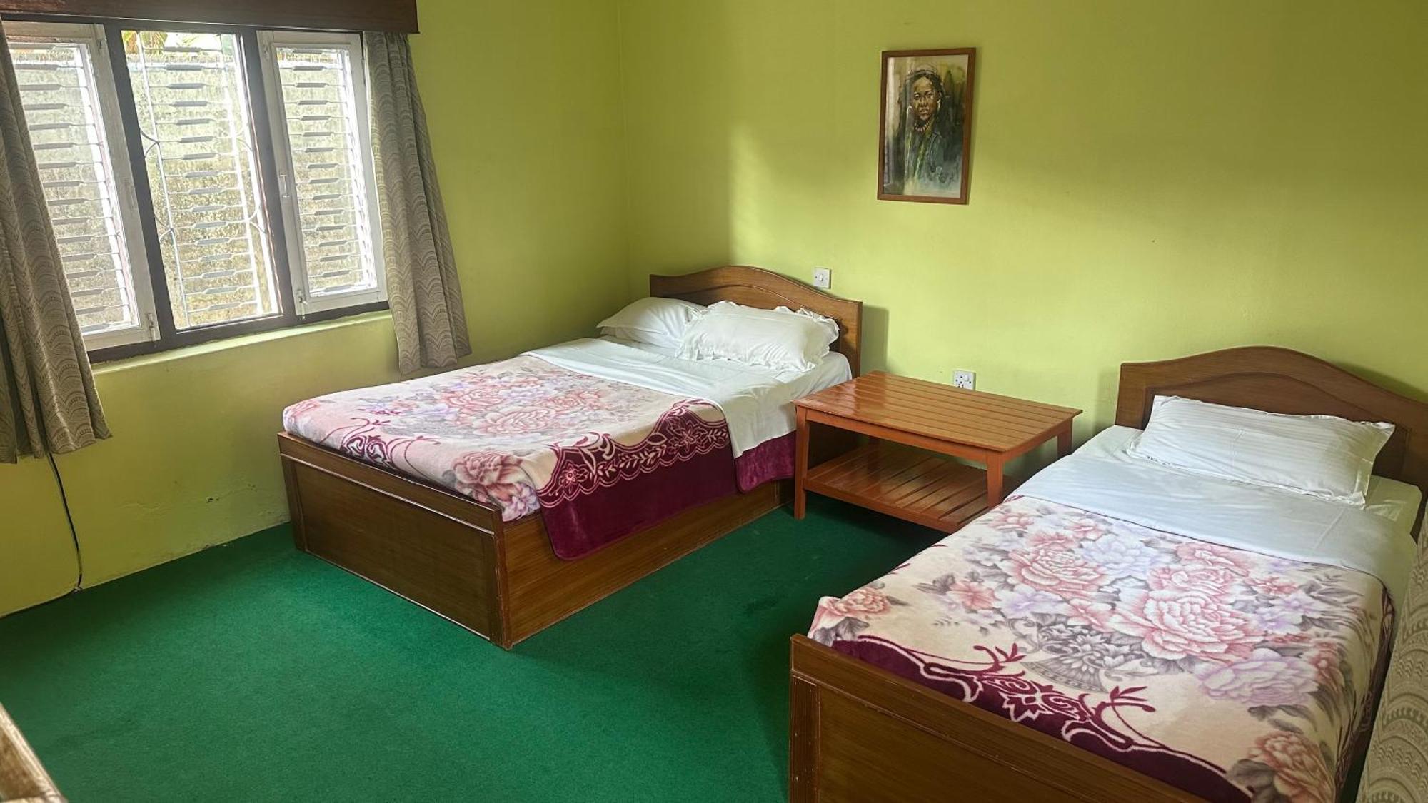 New Pokhara Lodge - Pokhara Lakeside Экстерьер фото