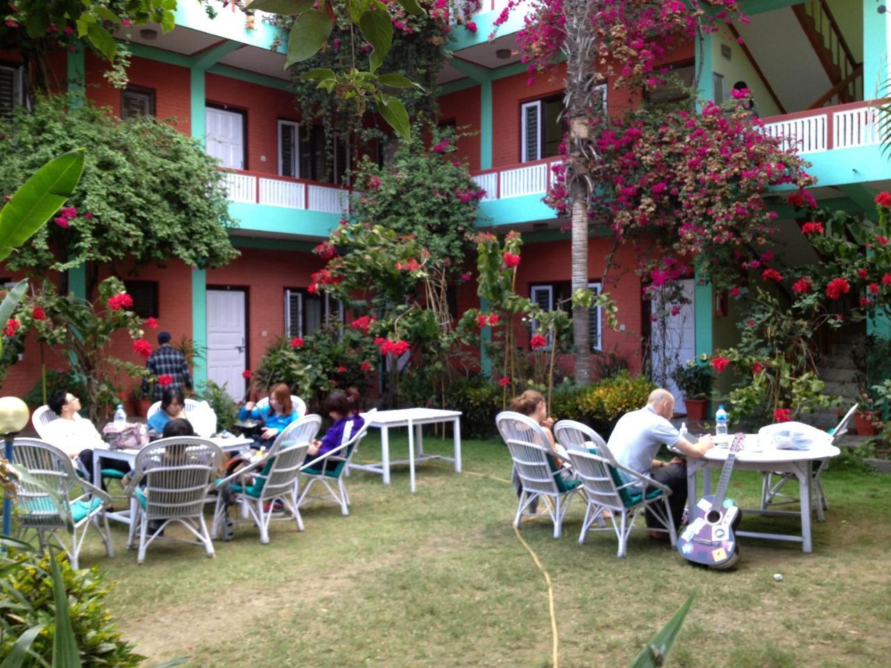 New Pokhara Lodge - Pokhara Lakeside Экстерьер фото