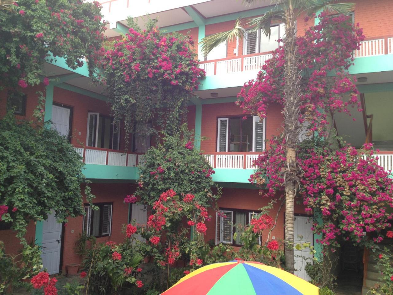 New Pokhara Lodge - Pokhara Lakeside Экстерьер фото