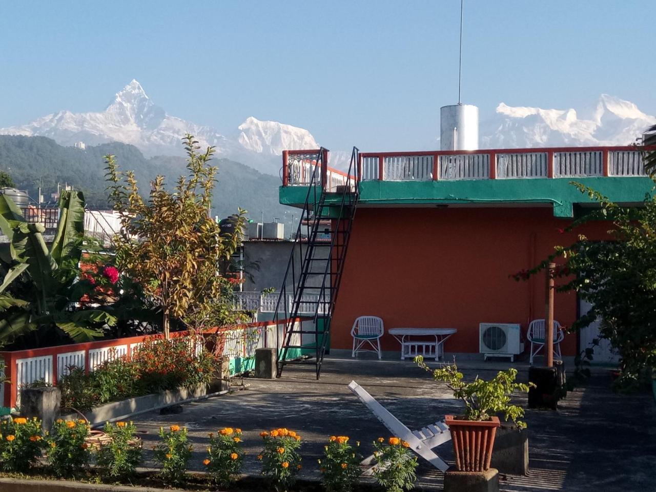 New Pokhara Lodge - Pokhara Lakeside Экстерьер фото