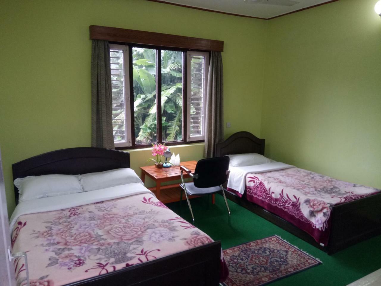 New Pokhara Lodge - Pokhara Lakeside Экстерьер фото